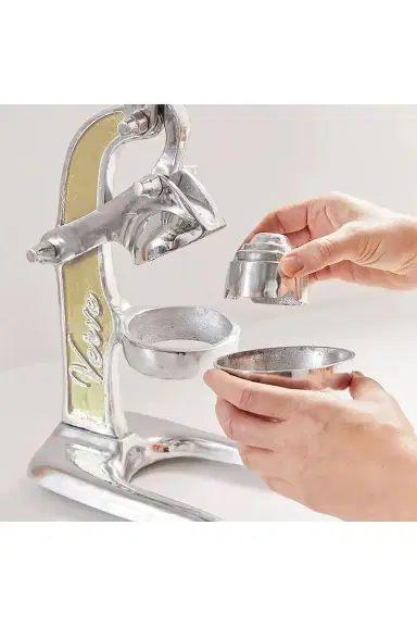 Verve Culture Small Citrus Juicer | Thumbnail 5