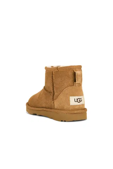 UGG Kids' Classic Mini II Boot | Thumbnail 3 UGG Kids' Classic Mini II Boot | Thumbnail 3