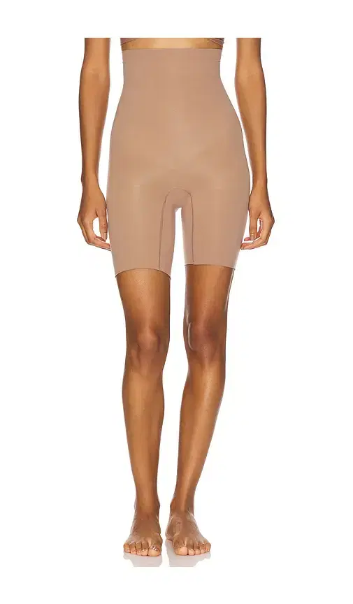 Spanxsculpt Seamless Power High Waisted Short Spanxsculpt Seamless Power High Waisted Short