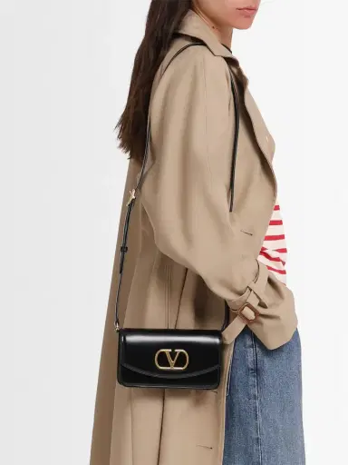 VALENTINO GARAVANI Small Shiny Leather Clutch | Thumbnail 2