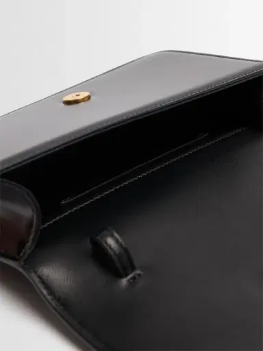 VALENTINO GARAVANI Small Shiny Leather Clutch | Thumbnail 7