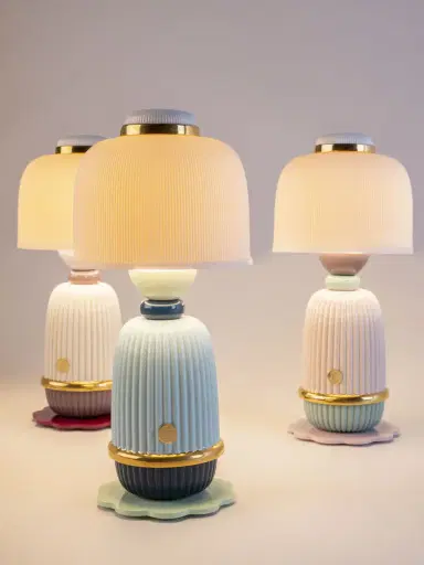 Lladro Kokeshi Porcelain Lamp | Thumbnail 2