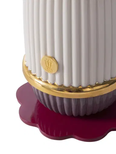 Lladro Kokeshi Porcelain Lamp | Thumbnail 4