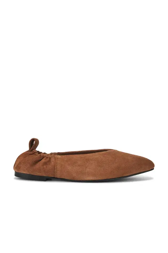 A Emery Brie Flat