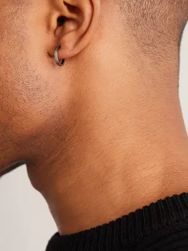 KOLOURS JEWELRY Fortis Medium Blackened Gold Diamond Single Hoop Earring - Men | Thumbnail 2 KOLOURS JEWELRY Fortis Medium Blackened Gold Diamond Single Hoop Earring - Men | Thumbnail 2