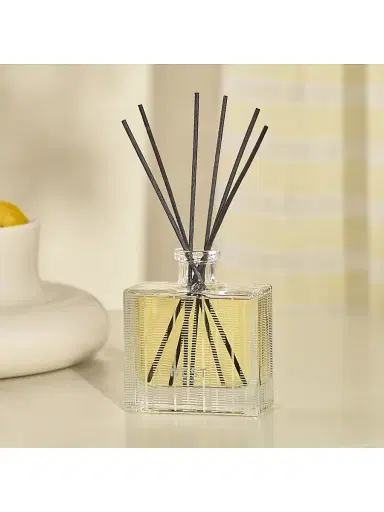 NEST New York Sunlit Yuzu & Neroli Reed Diffuser | Thumbnail 3 NEST New York Sunlit Yuzu & Neroli Reed Diffuser | Thumbnail 3