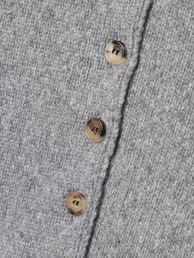 Khaite Everheart Cashmere Cardigan | Thumbnail 4 Khaite Everheart Cashmere Cardigan | Thumbnail 4