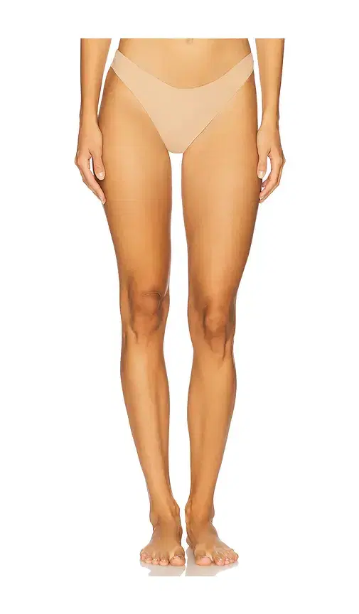 Journelle Estelle Thong