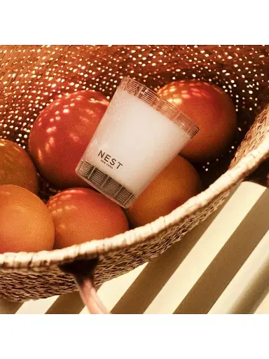 NEST New York Grapefruit Scented Candle | Thumbnail 6