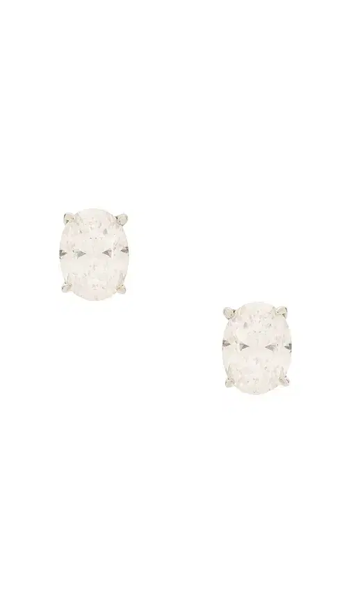 SHASHI Oval Solitaire Stud