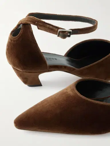 Le Monde Béryl Victoria Suede Pumps | Thumbnail 4