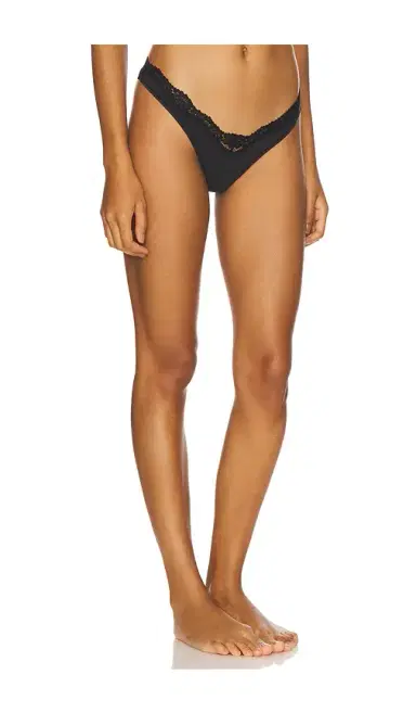 Skims Fits Everybody Lace Dip Thong | Thumbnail 2