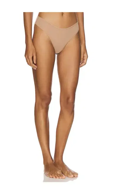 Skims Fits Everybody Thong | Thumbnail 2