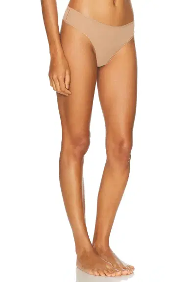 Skims Fits Everybody Thong | Thumbnail 2