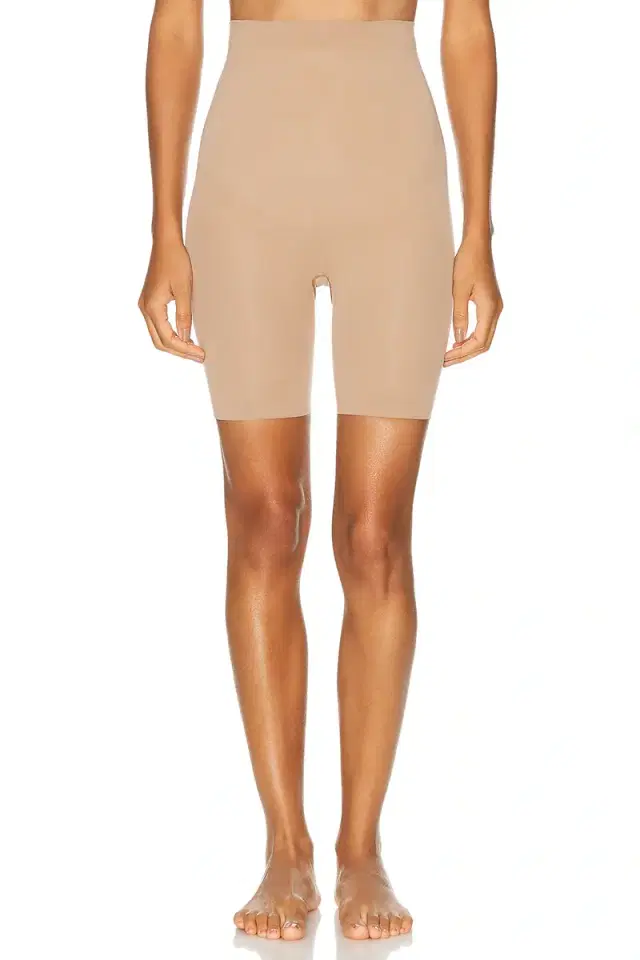 SKIMS Seamless Sculpt Mid Thigh Short
