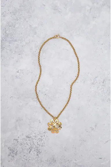 Chanel Chanel 1995 CC Clover Necklace | Thumbnail 2 Chanel Chanel 1995 CC Clover Necklace | Thumbnail 2