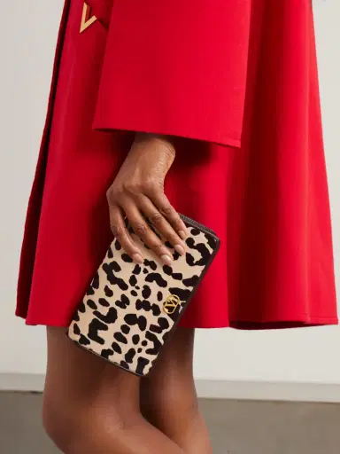 Valentino Garavani Vlogo Signature Mini Leopard-print Calf Hair And Textured-leather Shoulder Bag | Thumbnail 6 Valentino Garavani Vlogo Signature Mini Leopard-print Calf Hair And Textured-leather Shoulder Bag | Thumbnail 6