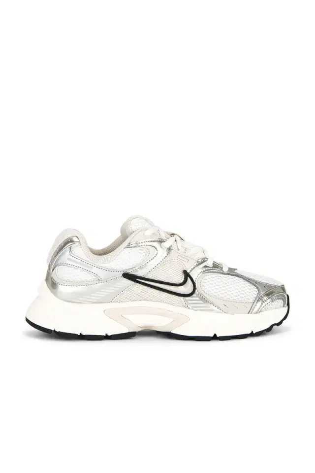 Nike V5 Runner Sneaker