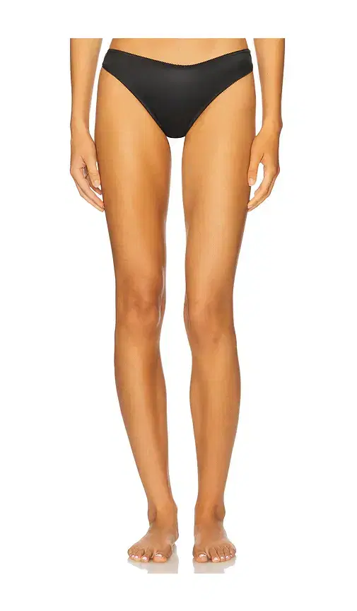 Journelle Iris Thong