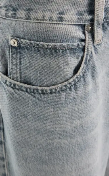 FRAME The Loose Low-Rise Boyfriend Jeans | Thumbnail 5