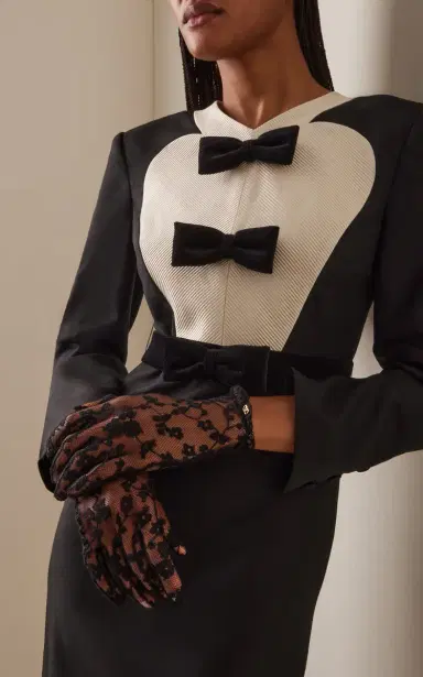 Valentino Garavani Ruched Lace Gloves | Thumbnail 4 Valentino Garavani Ruched Lace Gloves | Thumbnail 4