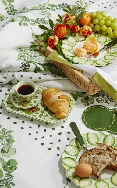 Moda Domus Fiorito by MODA DOMUS; Set-Of-Four Hand-painted Ceramic Teacup and Saucer - Green | Thumbnail 3 Moda Domus Fiorito by MODA DOMUS; Set-Of-Four Hand-painted Ceramic Teacup and Saucer - Green | Thumbnail 3