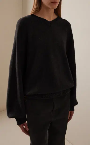 Khaite Wolfe Oversized Knit Cashmere Sweater | Thumbnail 2 Khaite Wolfe Oversized Knit Cashmere Sweater | Thumbnail 2