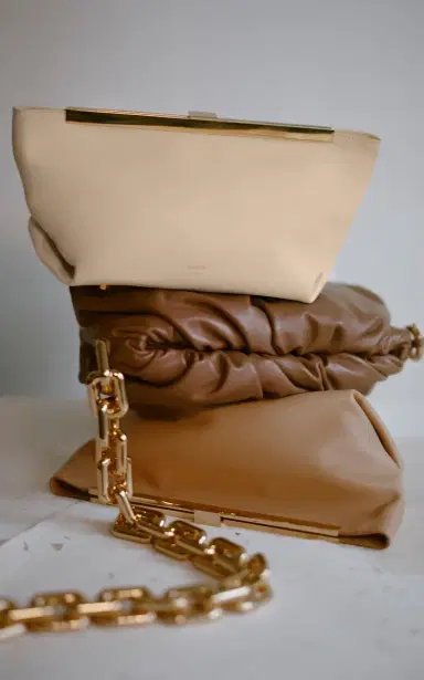 Bottega Veneta The Chain Pouch Leather Clutch | Thumbnail 3 Bottega Veneta The Chain Pouch Leather Clutch | Thumbnail 3