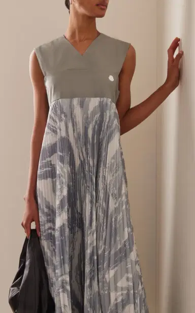 Moncler Genius 4 Moncler Hyke Plisse Maxi Dress | Thumbnail 3 Moncler Genius 4 Moncler Hyke Plisse Maxi Dress | Thumbnail 3