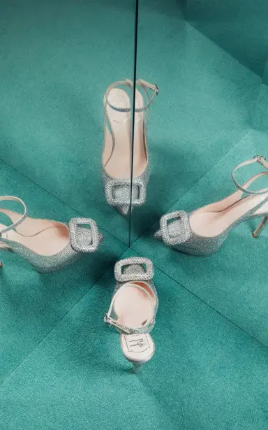 Roger Vivier Choc Buckle Embellished Pumps | Thumbnail 2