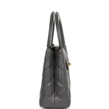 Chanel Pre-owned Chanel Small Kelly Shopper Grey Shiny Aged Calfskin Brushed Gold Hardware | Thumbnail 3 Chanel Pre-owned Chanel Small Kelly Shopper Grey Shiny Aged Calfskin Brushed Gold Hardware | Thumbnail 3