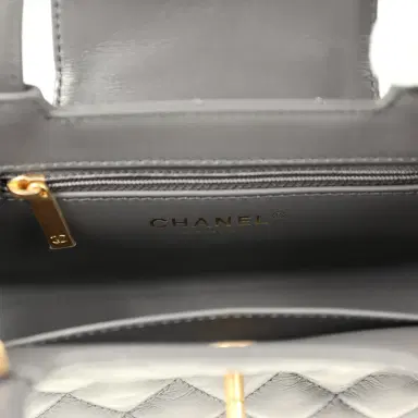 Chanel Pre-owned Chanel Small Kelly Shopper Grey Shiny Aged Calfskin Brushed Gold Hardware | Thumbnail 8 Chanel Pre-owned Chanel Small Kelly Shopper Grey Shiny Aged Calfskin Brushed Gold Hardware | Thumbnail 8