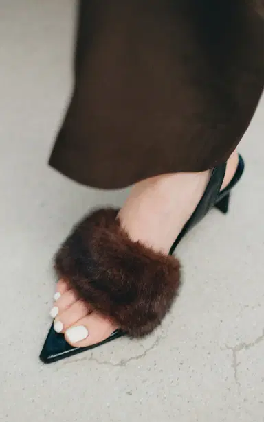 SALONDEJU Jane Shearling Sandals | Thumbnail 3