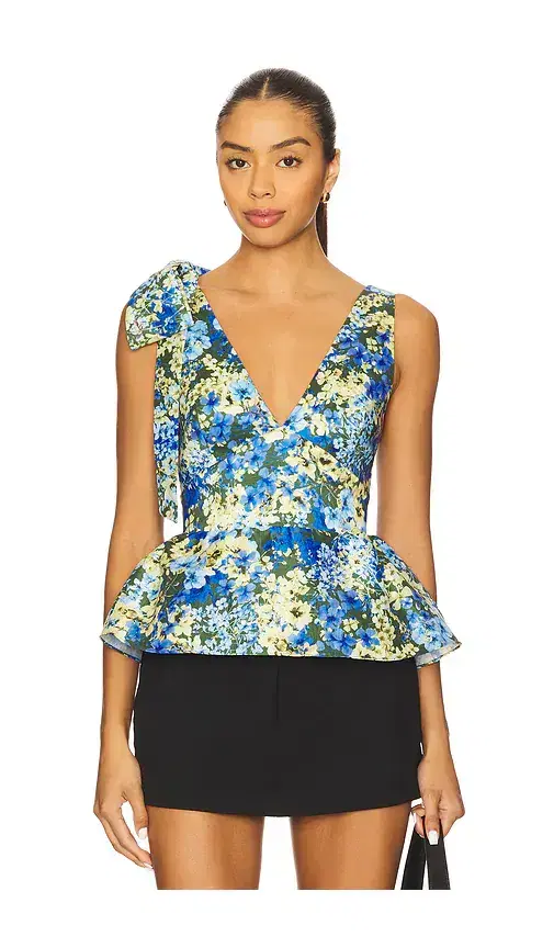 KIKA VARGAS Ilhan Top
