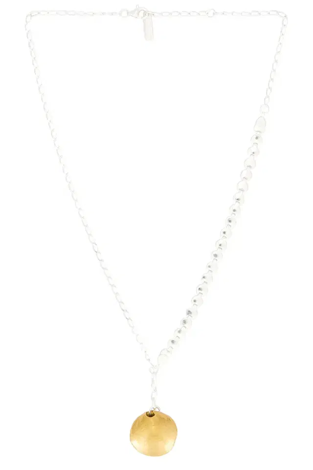 Simuero Una Concha En La Arena Necklace