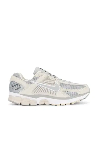 Nike Zoom Vomero 5 | Thumbnail 3