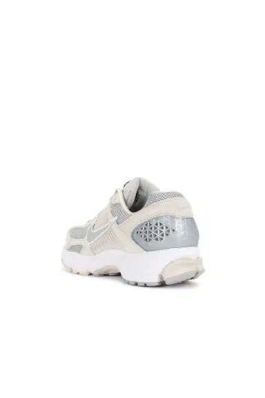 Nike Zoom Vomero 5 | Thumbnail 5