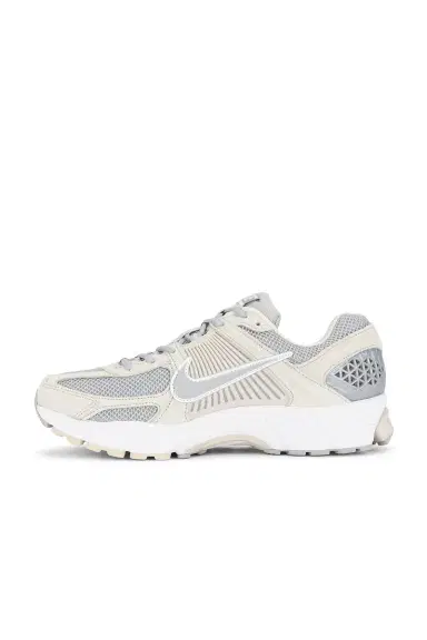 Nike Zoom Vomero 5 | Thumbnail 7