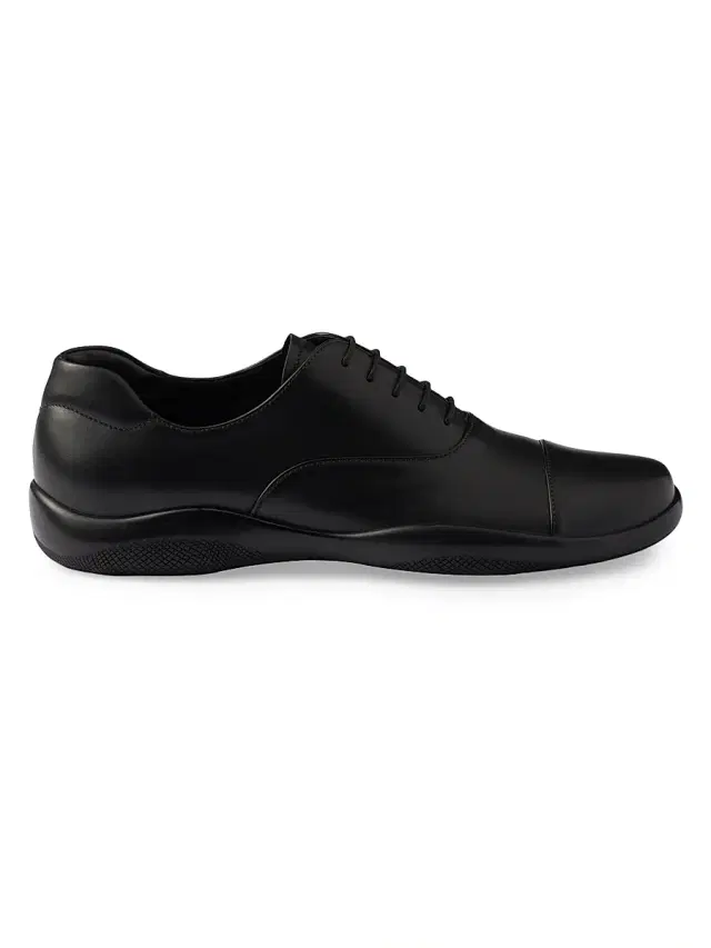 Prada Men's Toblach Laced Leather Shoes - Black