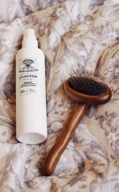Santa Maria Novella White Musk Scented Dog and Cat Spray - Multi | Thumbnail 4