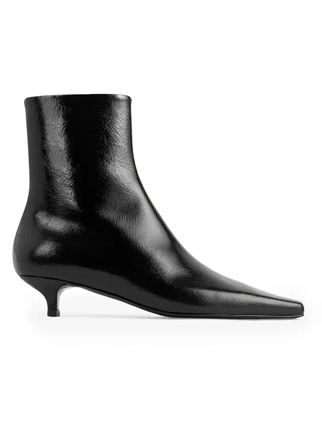 Toteme Women's Slim Glossy Leather Ankle Boots - Black