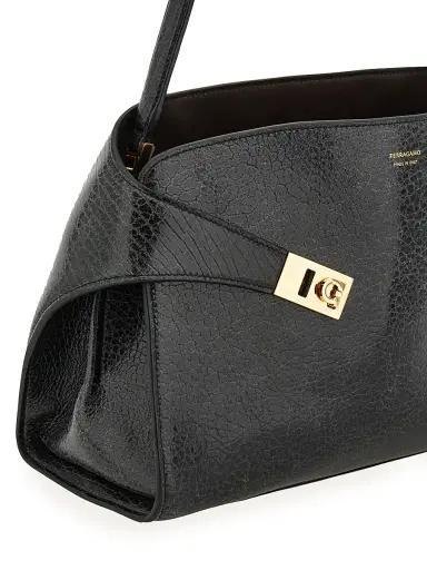 FERRAGAMO Women's Hug Leather Shoulder Bag - Nero | Thumbnail 7