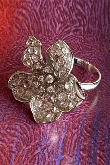 STEFERE White Diamond Flower Ring | Thumbnail 3
