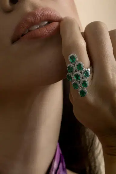 STEFERE Emerald Diamond Ring | Thumbnail 4