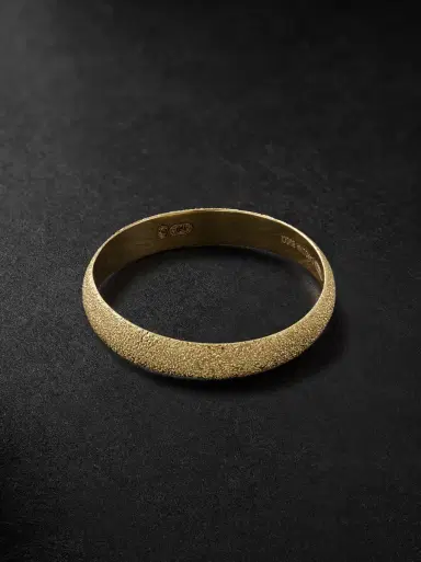Carolina Bucci Florentine Finish 18-Karat Gold Ring - Men | Thumbnail 3 Carolina Bucci Florentine Finish 18-Karat Gold Ring - Men | Thumbnail 3