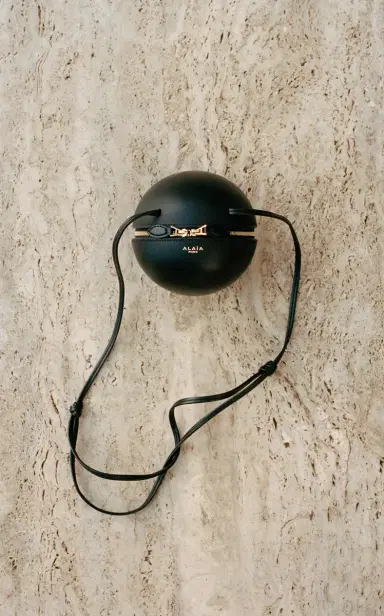 Alaïa Sphere Leather Shoulder Bag | Thumbnail 2