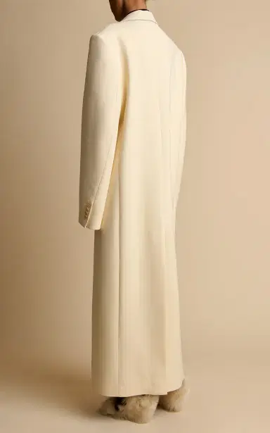 Khaite Barlow Double-Breasted Coat - White | Thumbnail 3