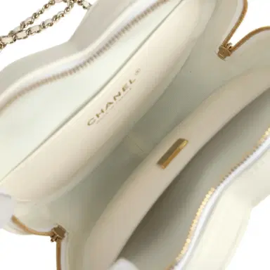 Chanel Chanel CC In Love Large Heart Bag with Chain White Lambskin Light Gold Hardware | Thumbnail 9 Chanel Chanel CC In Love Large Heart Bag with Chain White Lambskin Light Gold Hardware | Thumbnail 9