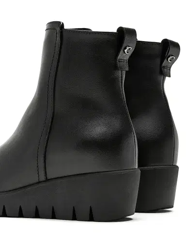 La Canadienne Women's Teagan 40MM Waterproof Leather Wedge Booties - Black Leather - Size 9 | Thumbnail 3 La Canadienne Women's Teagan 40MM Waterproof Leather Wedge Booties - Black Leather - Size 9 | Thumbnail 3