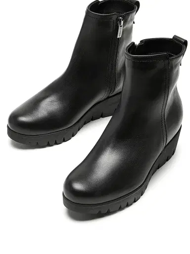 La Canadienne Women's Teagan 40MM Waterproof Leather Wedge Booties - Black Leather - Size 9 | Thumbnail 4 La Canadienne Women's Teagan 40MM Waterproof Leather Wedge Booties - Black Leather - Size 9 | Thumbnail 4